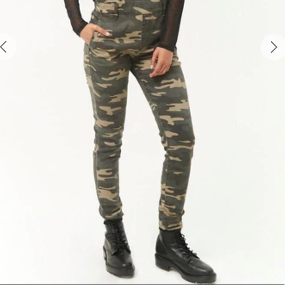 Forever 21 Los Angles Camouflaged Overalls Stretch Skinny - Picture 4 of 13